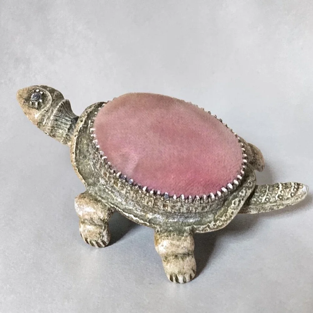 Florenza Trembler Turtle Head Tail Stick Pin Jewelry Cushion Pink Figurine
